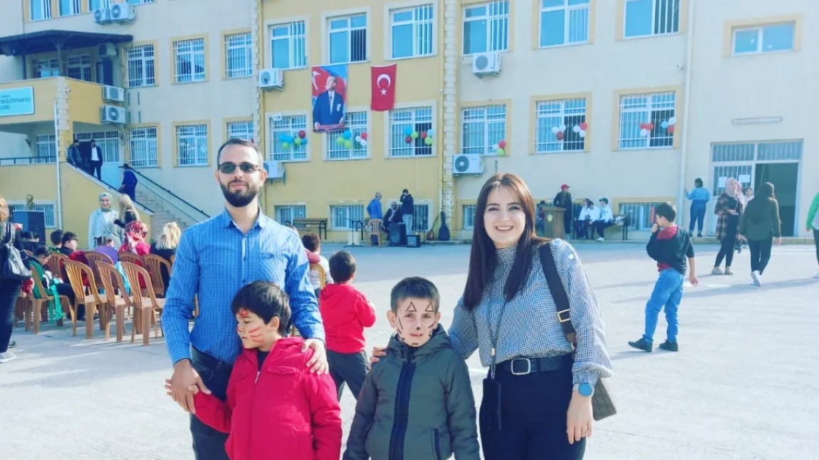 Okulumuz özel eğitim sınıfı öğrencileri ve öğretmenleri, ilçemiz Şehit Yener Özel Eğitim ve Uygulama Okulunu ziyaret etti.